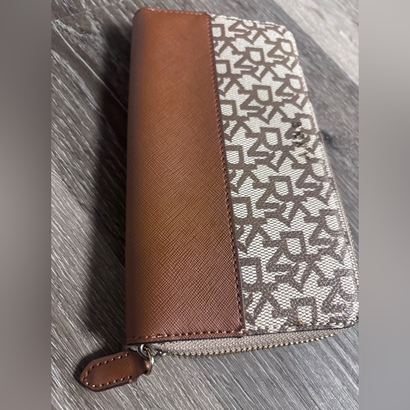 DKNY Brown and Cream Logo Wallet - Picture 5 of 5